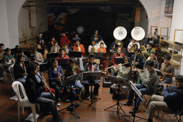 https://www.mincultura.gov.co/direcciones/patrimonio-y-memoria/PublishingImages/concurso-de-bandas-de-paipa.jpg